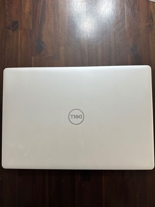 Dell Inspiron 15 – Intel Core i7, Radeon Graphics, 8GB RAM, 1TB HDD