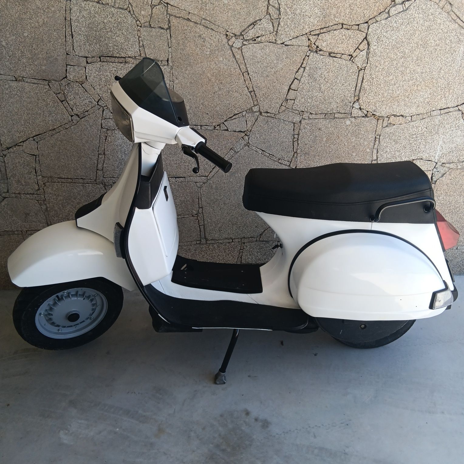 Vespa t5 a trabalhar  bem, para peças