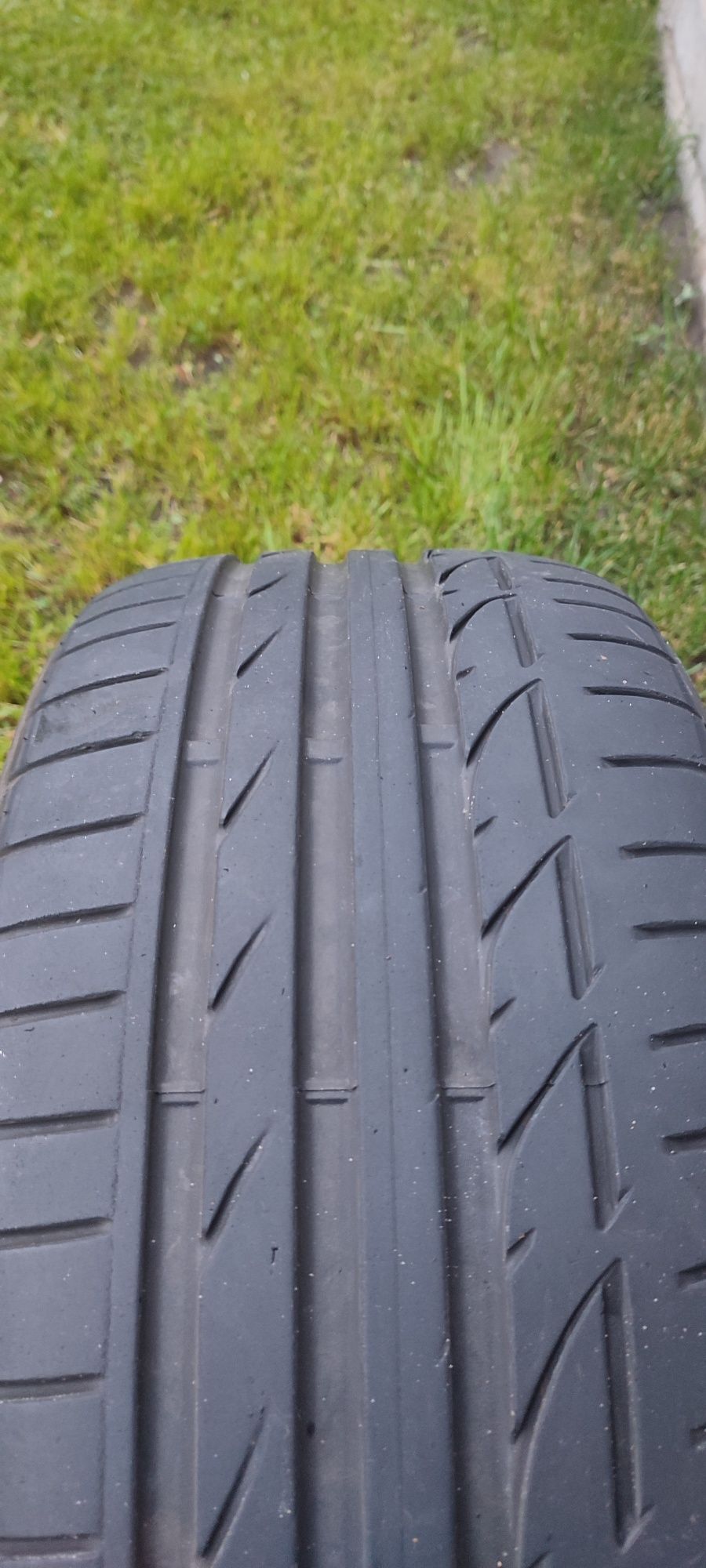 Dwie opony Bridgestone potenza S001 245/40R18