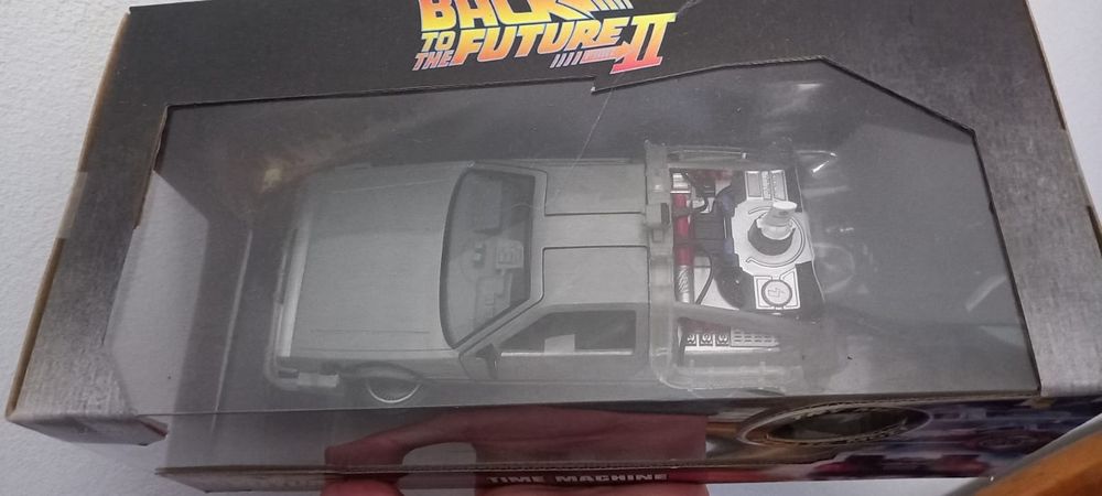 Back to the future escala 1:24