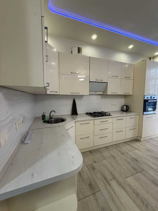 Продаж 1-кімнатної квартири в ЖК "Статус Парк"