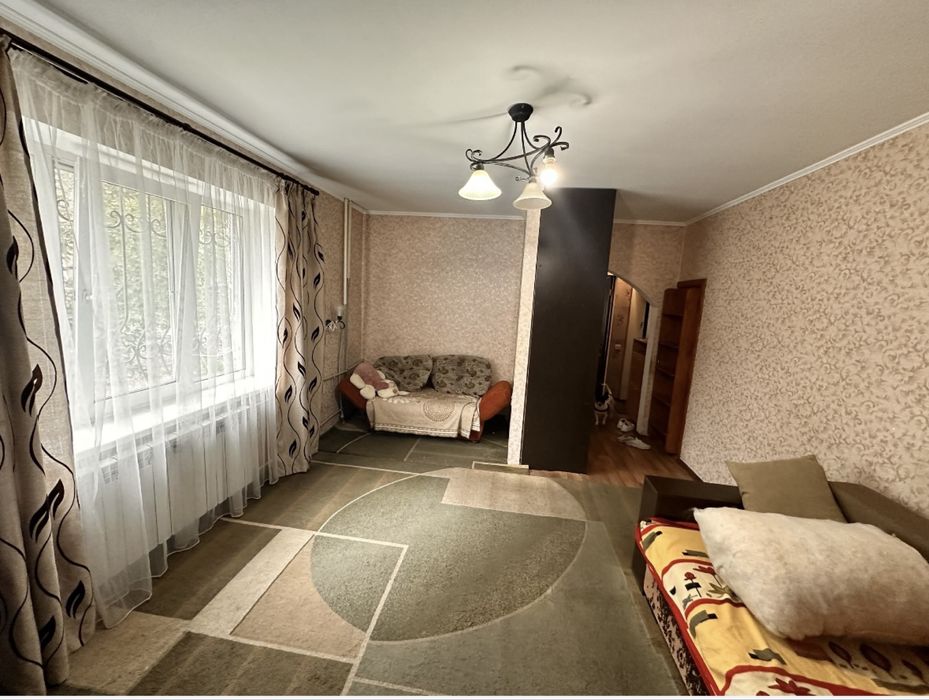 Продам 1 о кімнатну квартиру вул. М. Калмикова Бориспіль