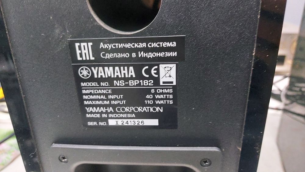 Нові акустичні системи Yamaha NS BP182 дефект корпуса