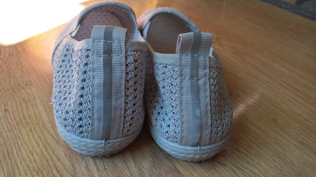 Popielate buty siateczkowe rozmiar 40