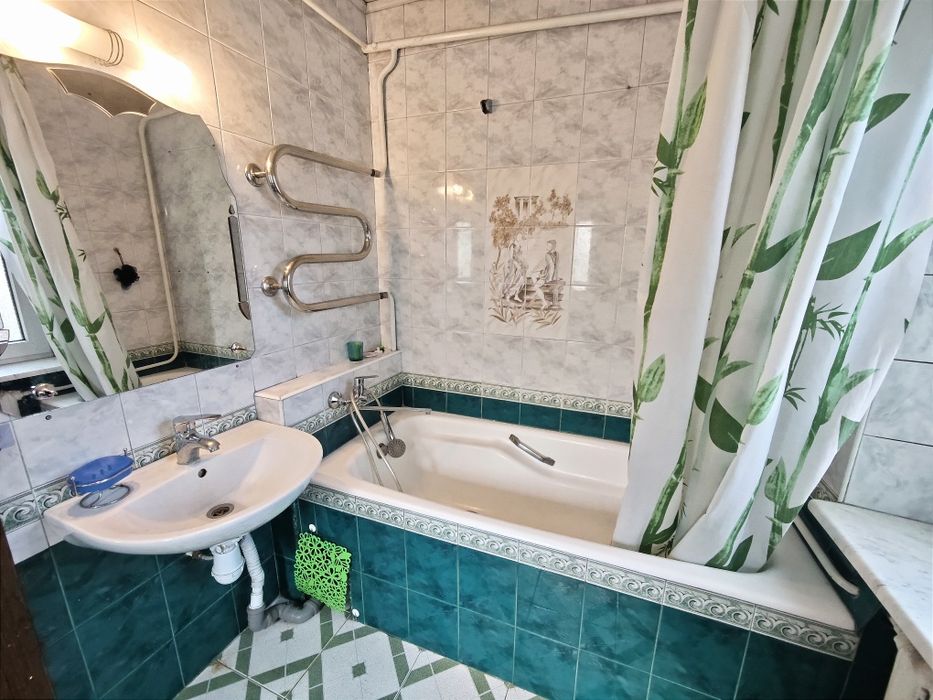 Оренда 4х кімнатного будинку у Дніпровському р-ні (Квітучий)