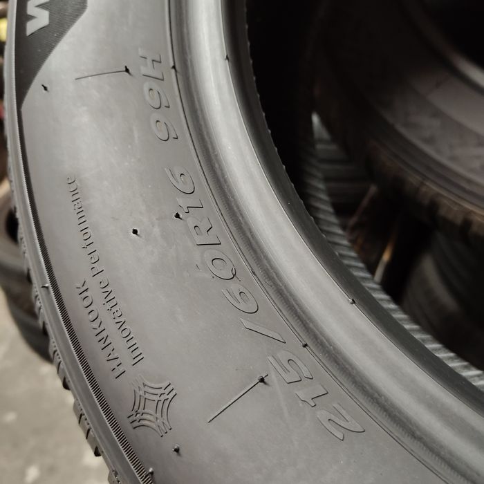 215/60/16 XL Sprzedam parę opon zimowych Hankook