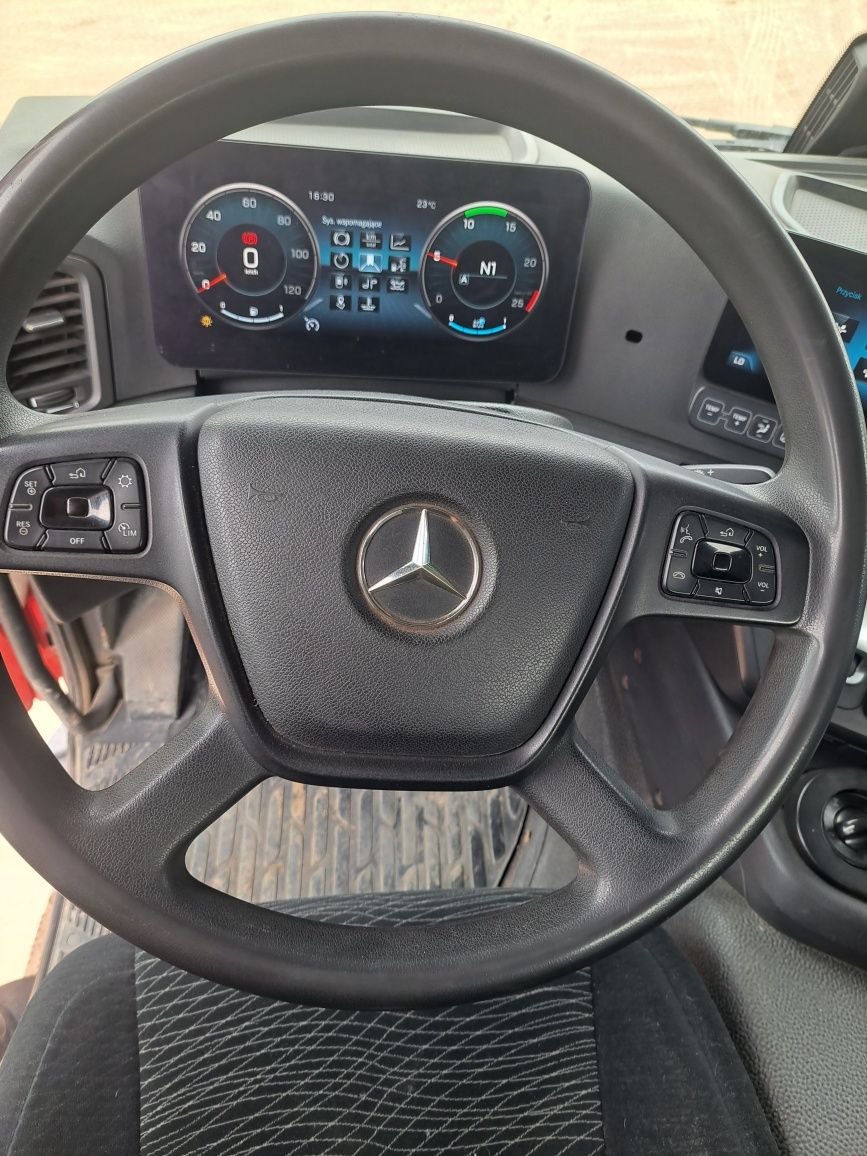 Mercedes Arocs 8x8 2021r