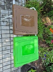 Stojak do segregacji śmieci i odpadów zielonych