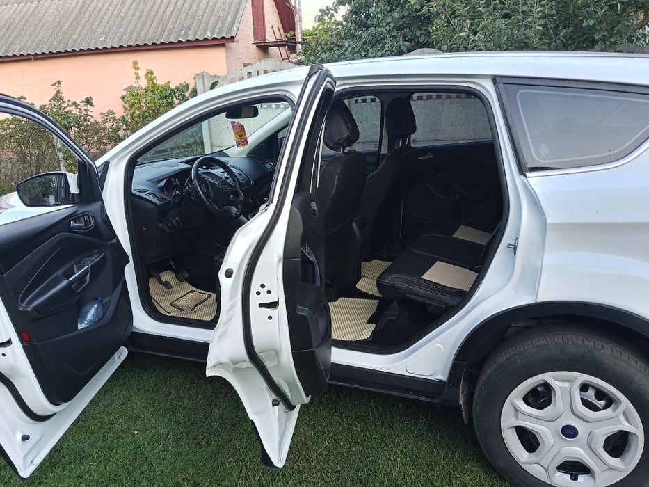 Продам автомобіль Ford Kuga 2019р.