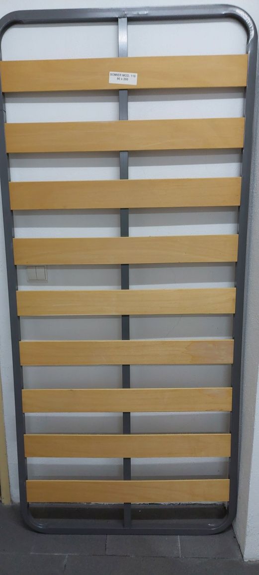 Cama de solteiro com gavetão