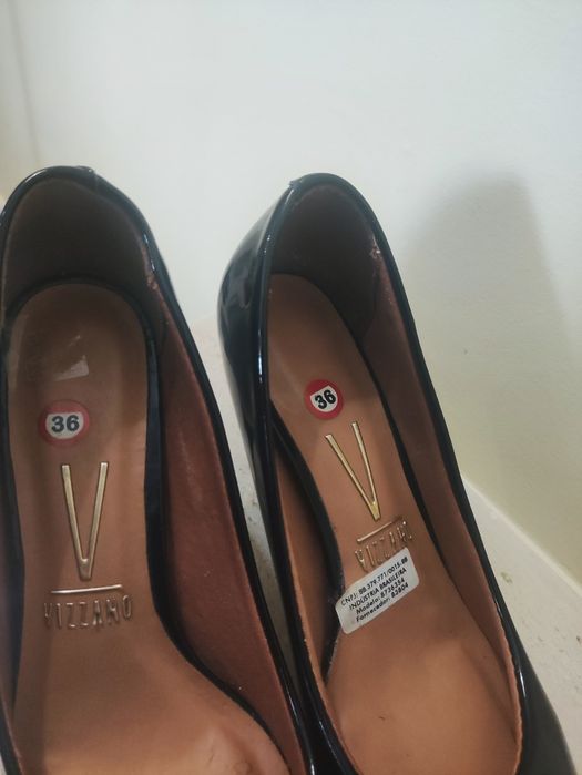 Lindo sapato de verniz