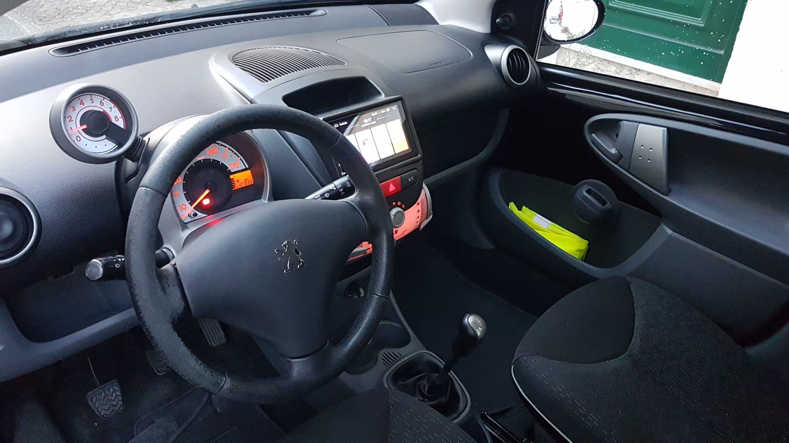 Peugeot 107 . 2011 . 127100km . 1 Dono . AC . Android 2DIN com GPS
