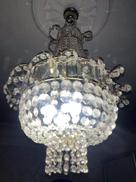 Продам хрустальную люстру