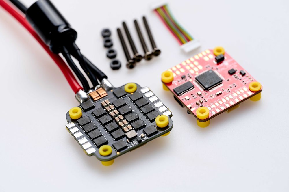 Український політний стек XRUSH4(ХРУЩ)  F4V3 65А заміна SPEEDYBEE F405