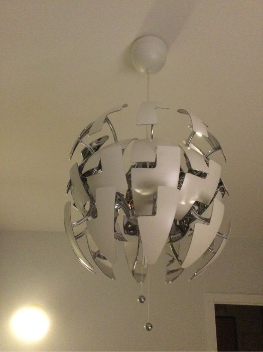 Lampa wisząca, żyrandol IKEA PS 2014 biało srebrna kula średnia