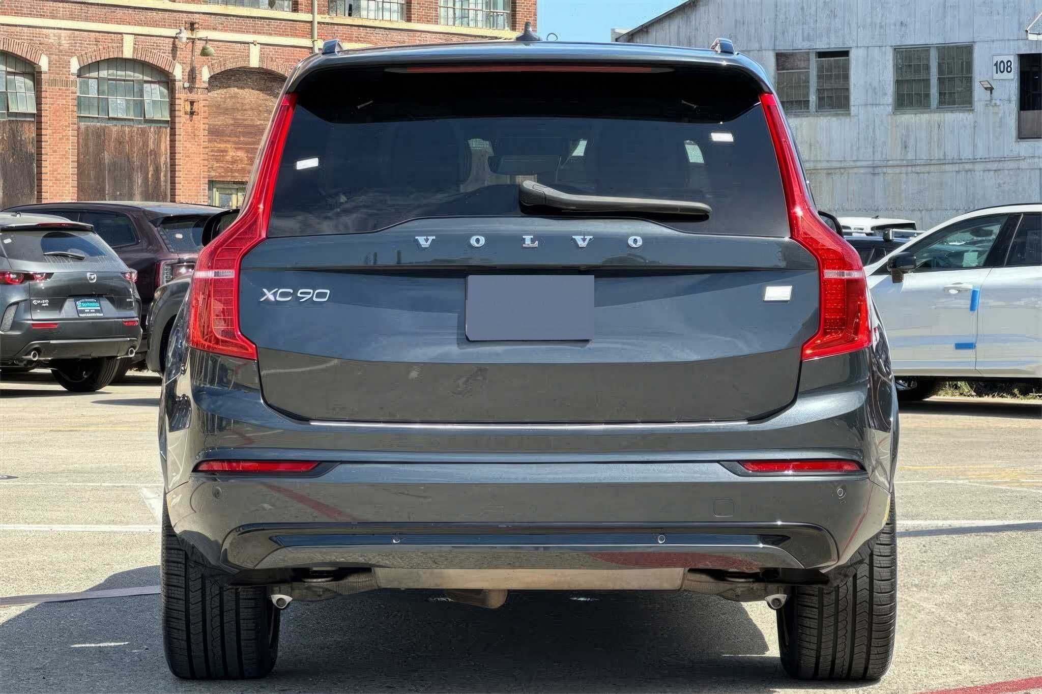 2022 Volvo XC90 Recharge R-Design Extended Range