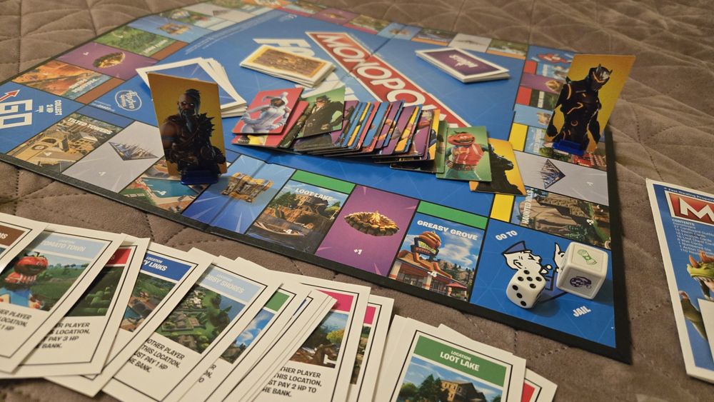 Настольная игра Монополия Fortnite от Hasbro