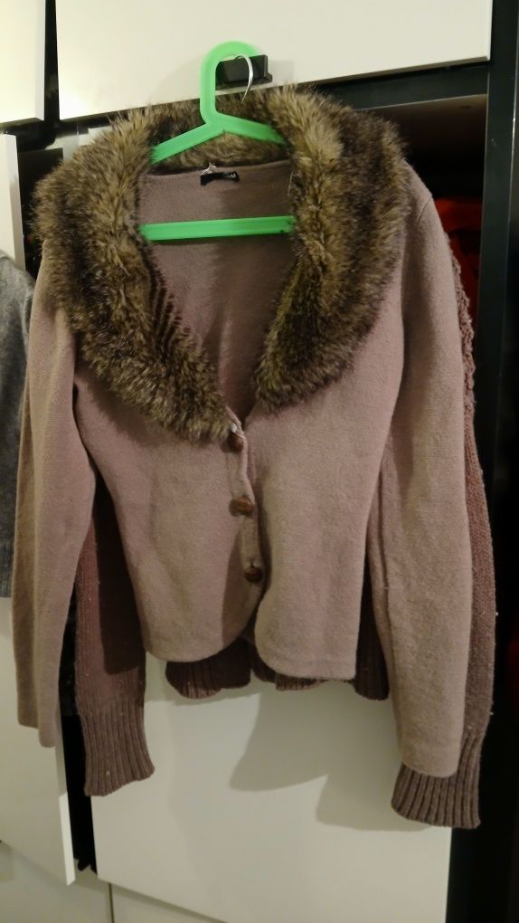 Sweter damski Nowy rozpinany z kołnierzem futro Hm r 40