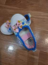 Продам дитяче взуття для дівчинки