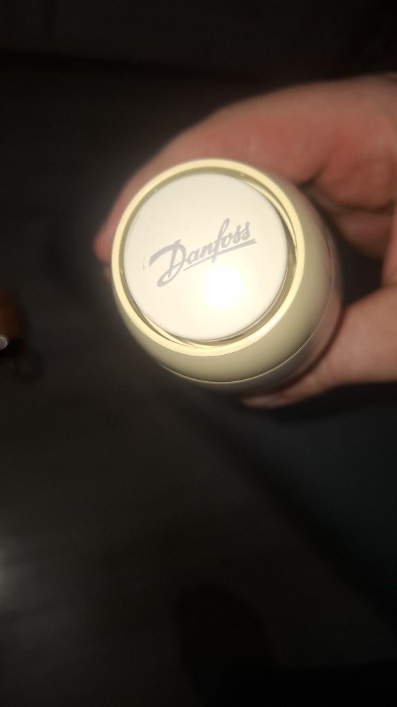 Regulator automatyczny do kaloryfera firmy Danfoss