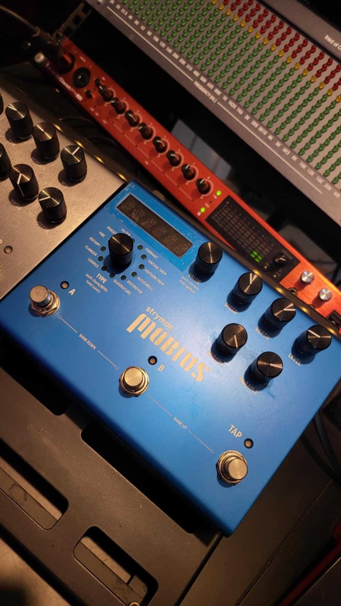 Strymon Mobius multiefekt gitarowy jak nowy delay reverb distortion
