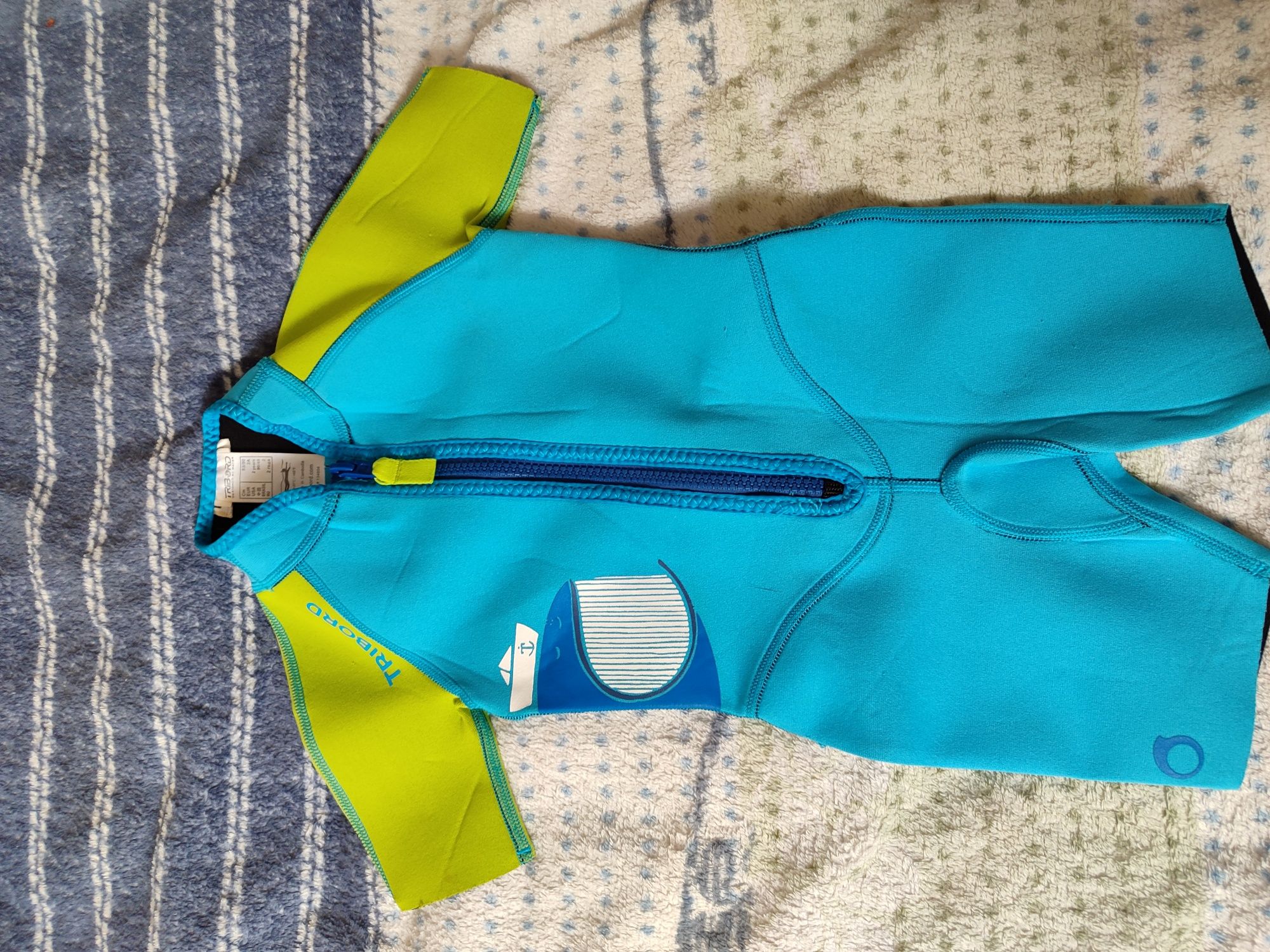 Продам костюм для плавания