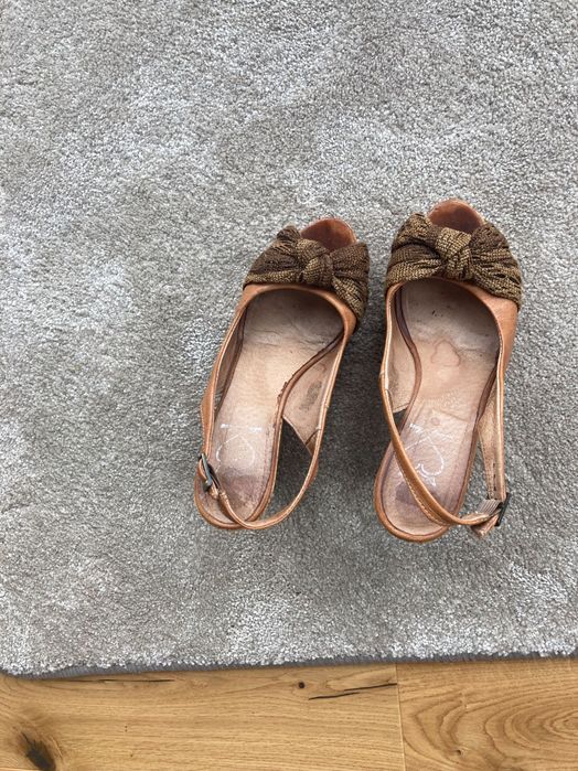 Buty na koturnie Entra