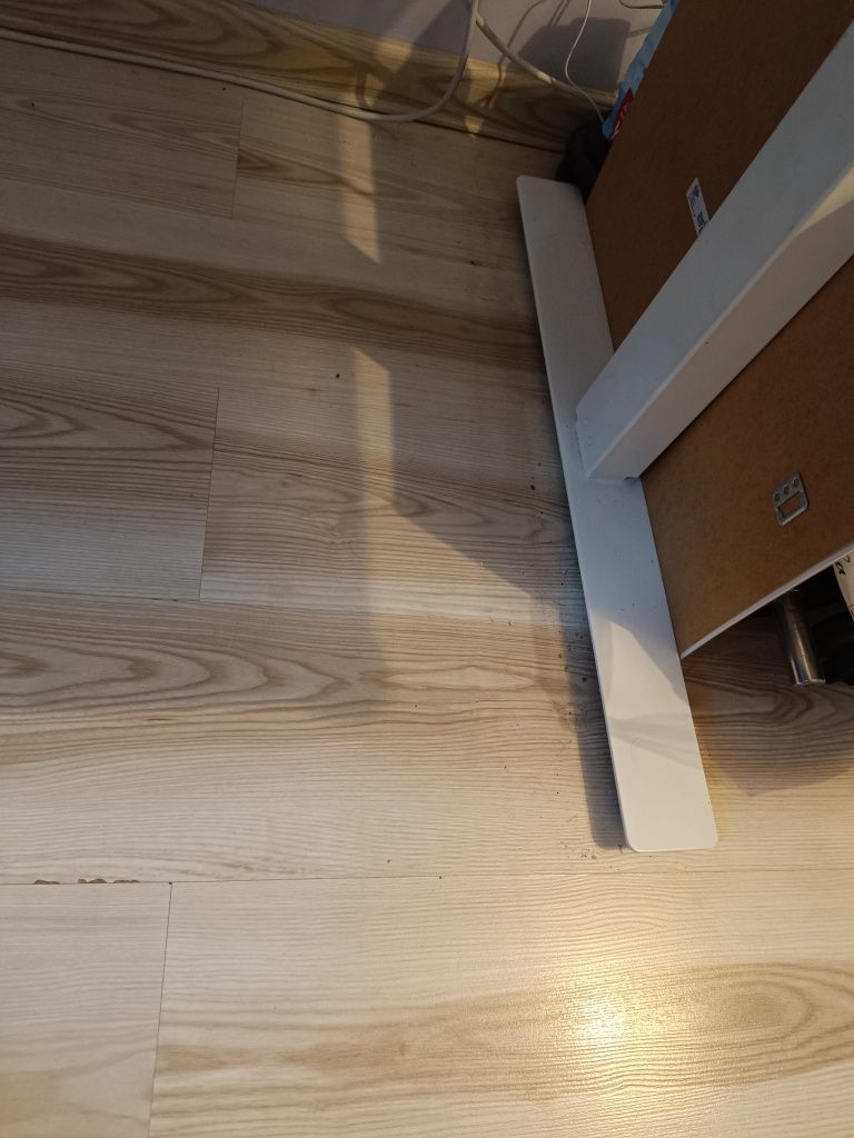 Biurko Ikea 160x80 Skarsta podnoszone manualnie