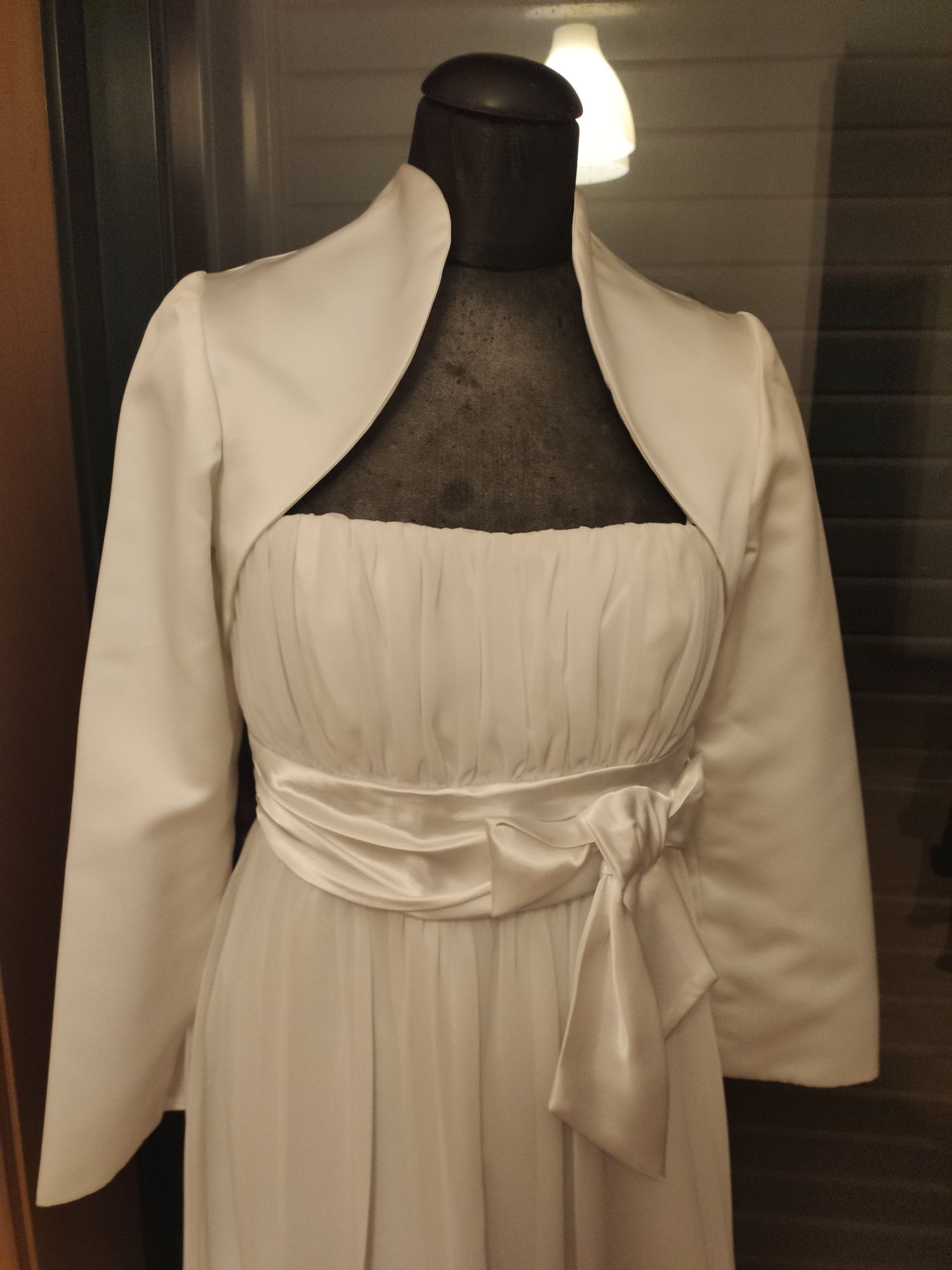 Vestido branco com bolero