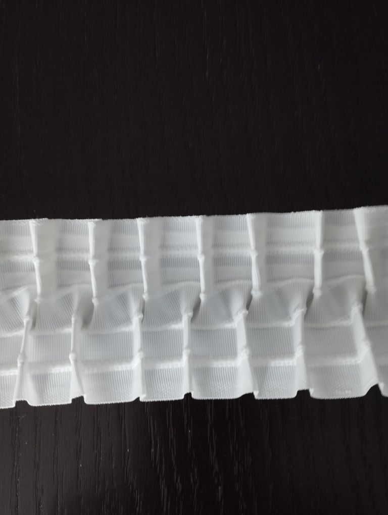 Taśma smok do firan i zasłon szer 7 cm 2,5:1 Rolka 12 metrów.