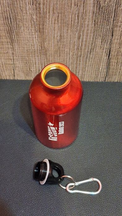 Bidon Aluminiowa butelka na wodę z karabińczykiem