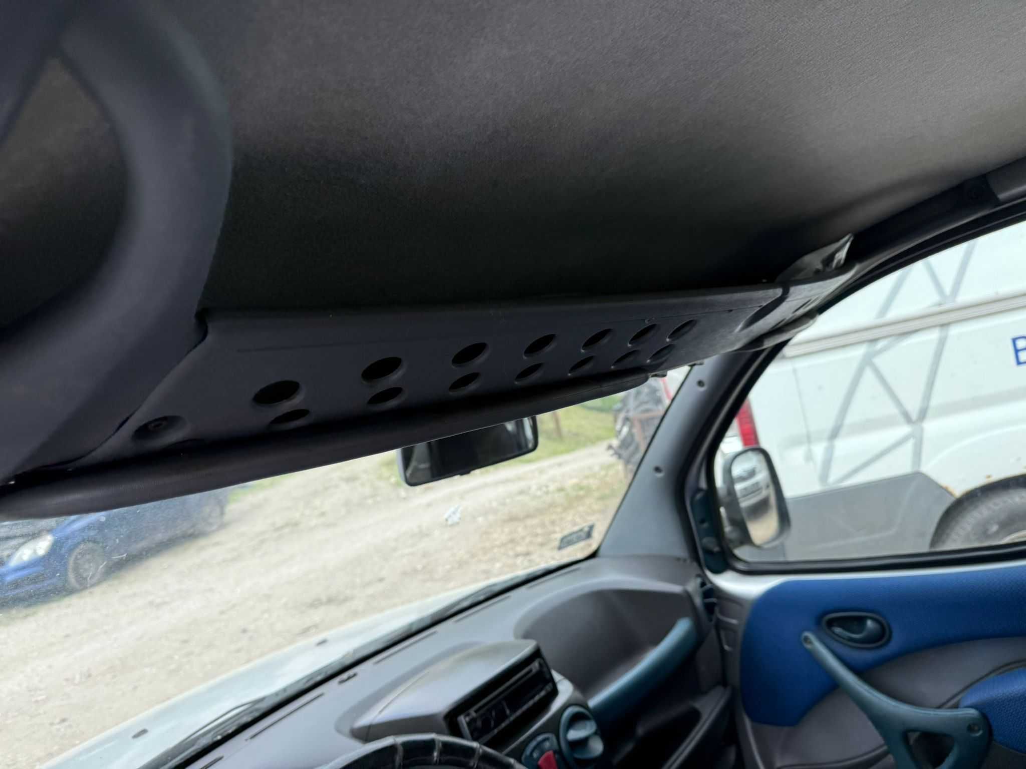Na części drzwi/maska/wnętrze Fiat DOBLO I 1.6 16v