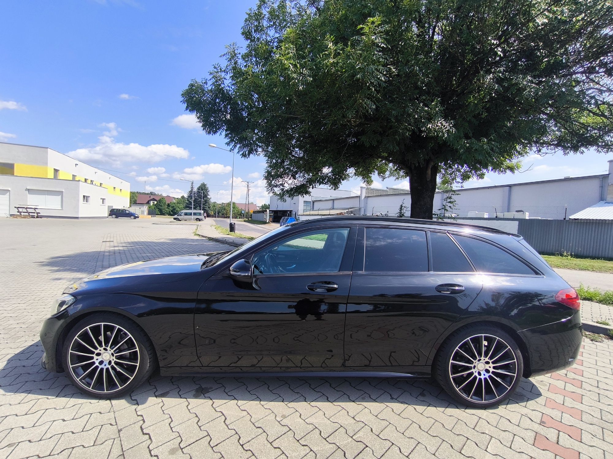 Mercedes C Klasa 180 T AMG Full LED Panorama Drewno Navi Individual