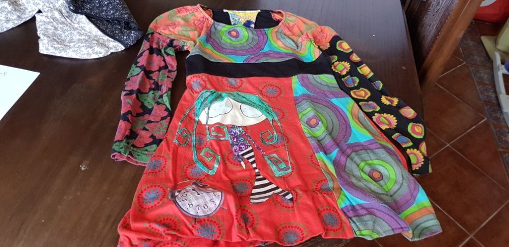 2 VESTIDOS Desigual e Zara 5-6 anos