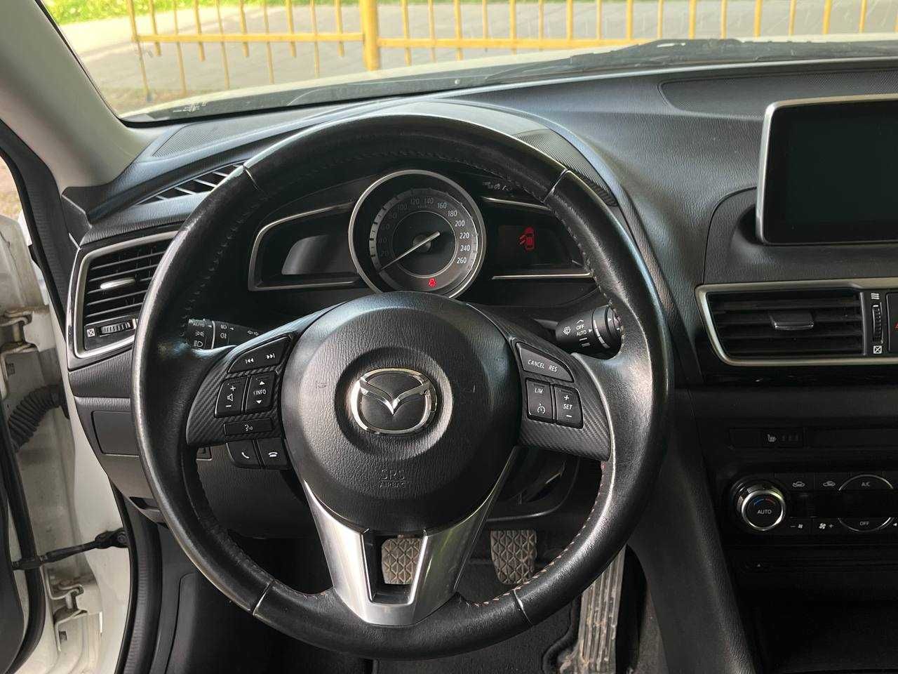 Mazda 3 2013 року