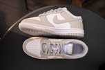 Жіночі кросівки Nike SB Dunk білий з сірим 00391 ШКІРА