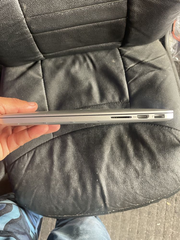Macbook Pro i5 Retina 2.7 I5