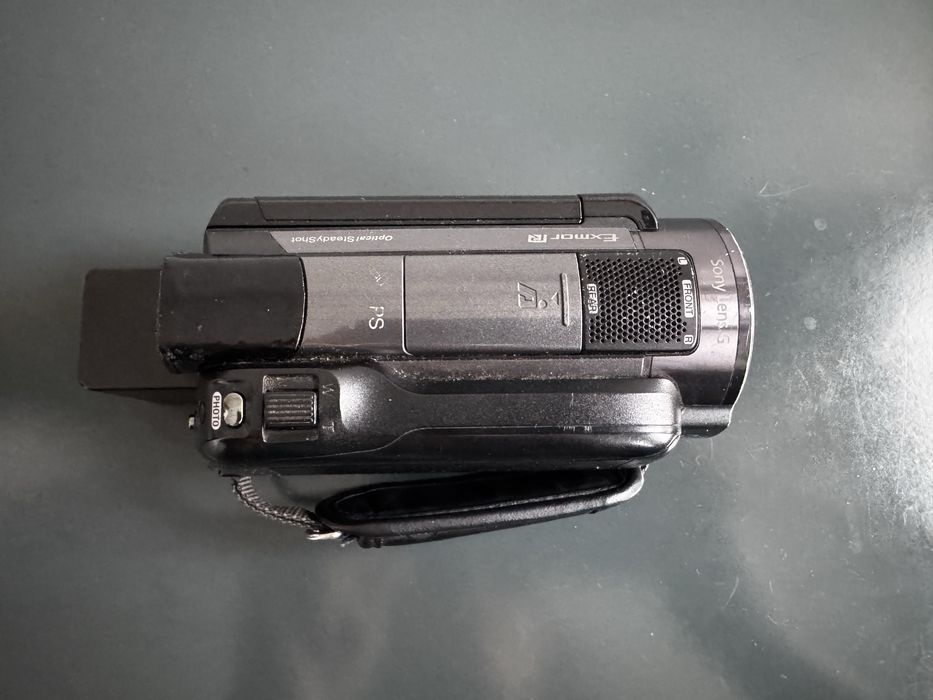 Відеокамера Sony Handycam HDR-XR520VE - Full HD, 240GB HDD