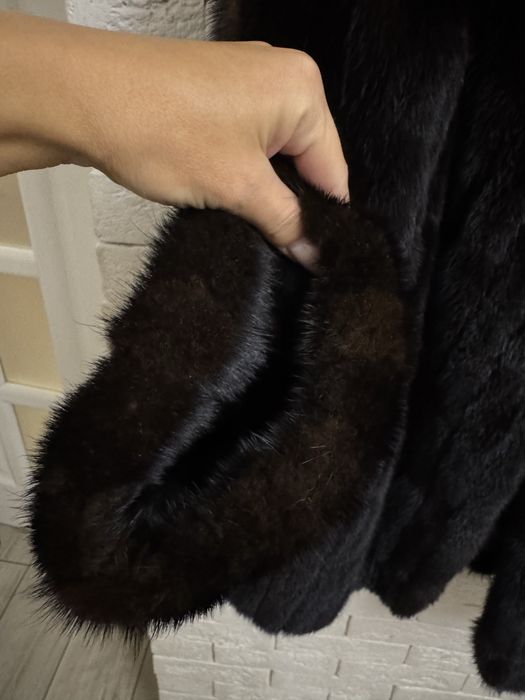 Норкова шуба коричнева