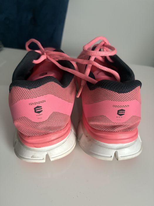 Buty sportowe damskie polecam!!!