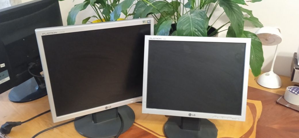 Монитор LG 15.рабочий