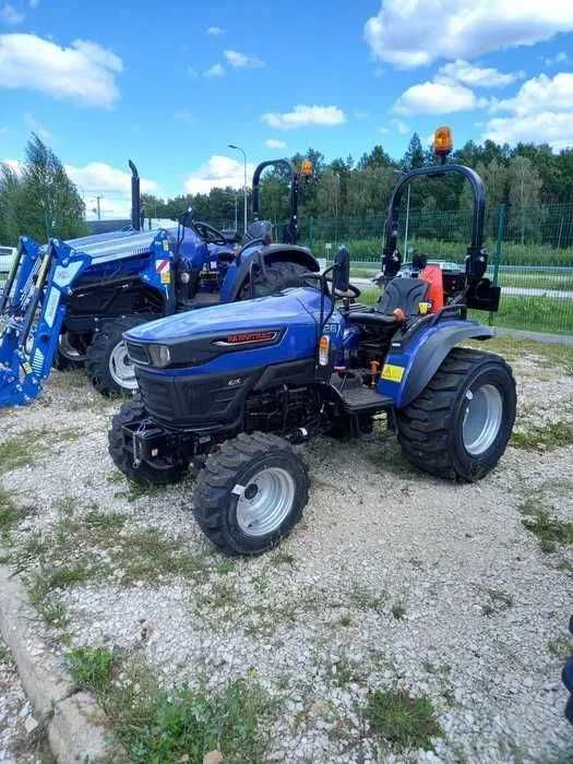 Traktorek do Ogrodu sadu firmy osprzęt komunalny i ogrodniczy FARMTRAC