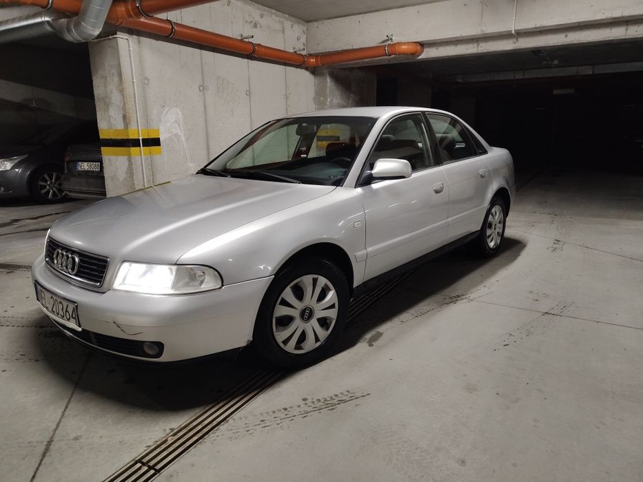 Audi A4 1.6 benzyna 2000r
