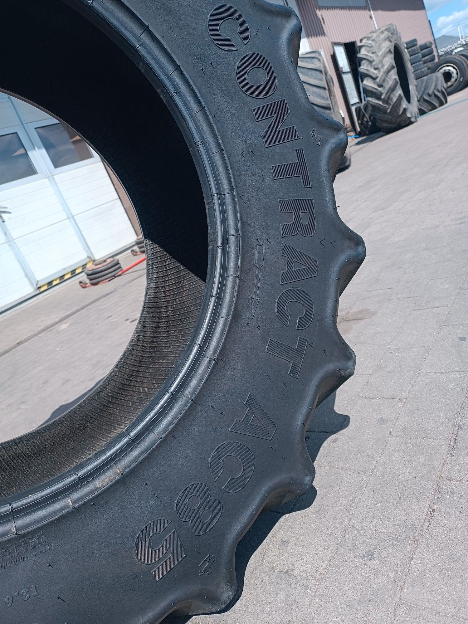 340/85R24 Continental Contract AC85 13.6R24