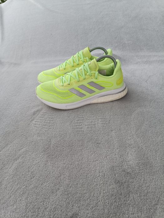 Женские кроссовки беговые Adidas р37.5