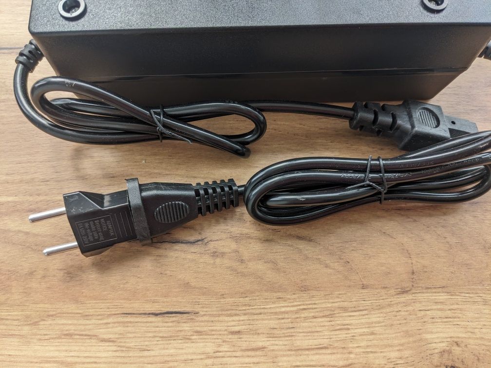 Зарядка 24V 10а для li-ion та LiFePO4