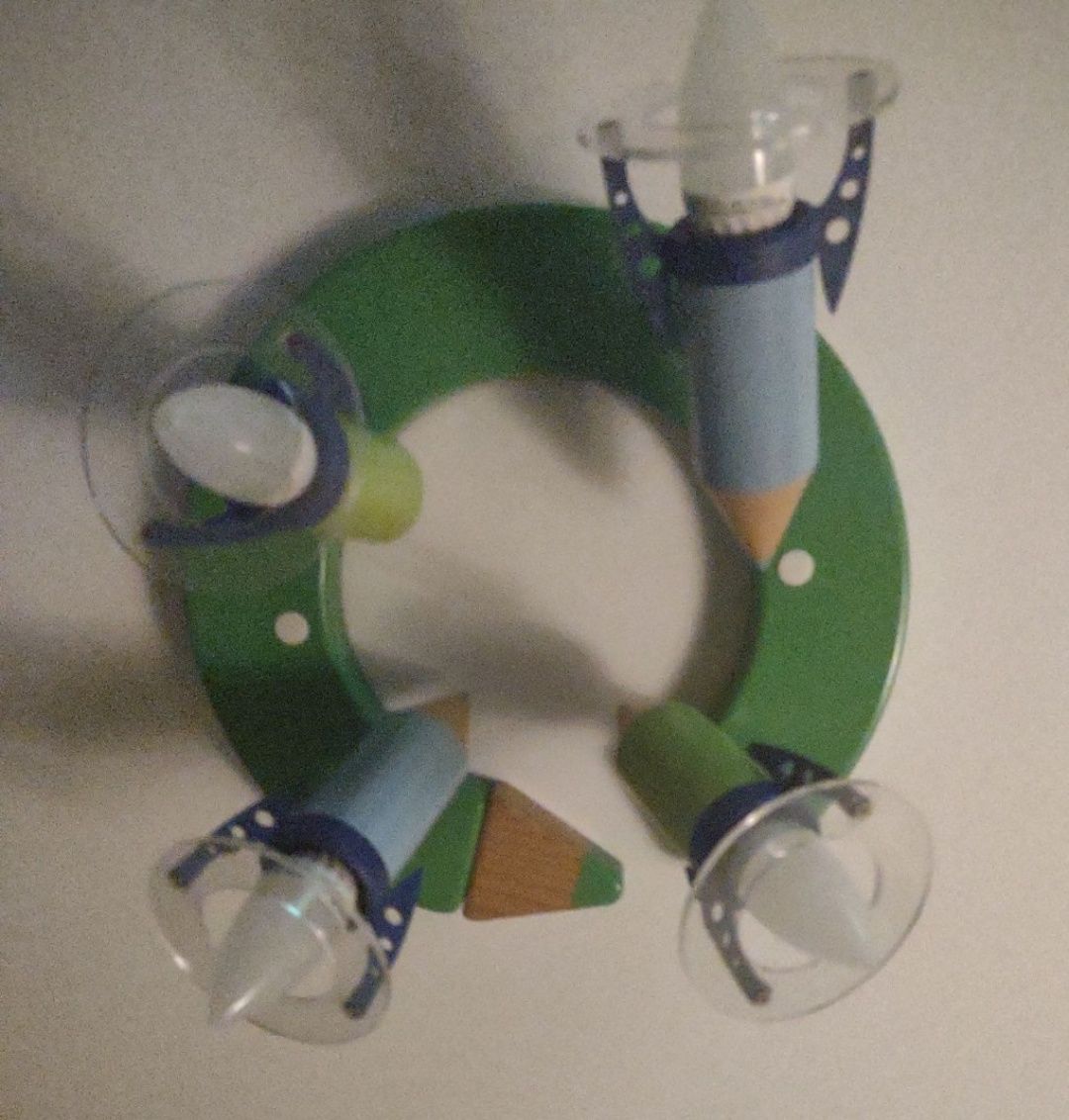 Lampa i kinkiet do pokoju dziecięcego sufitowa kredka  .