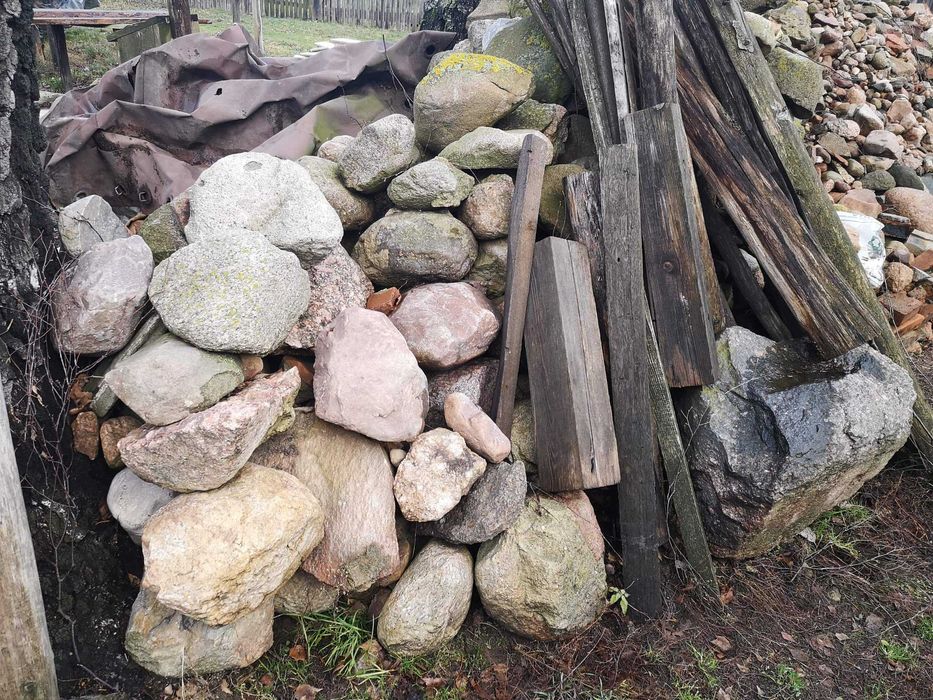 Sprzedam żużel i kamienie polne duże i małe