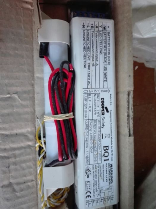 Luz emergência e baterias