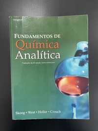 Livro ''Fundamentos de Química Analítica'' tradução da 8ª edição
